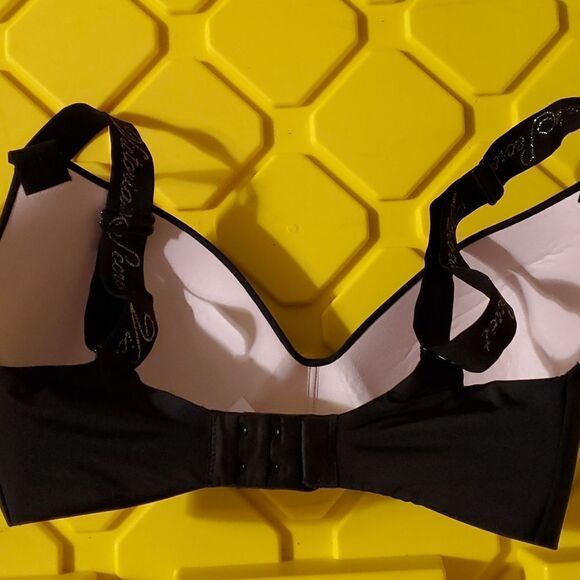 Victoria’s Secret black bra - Picture 4 of 4